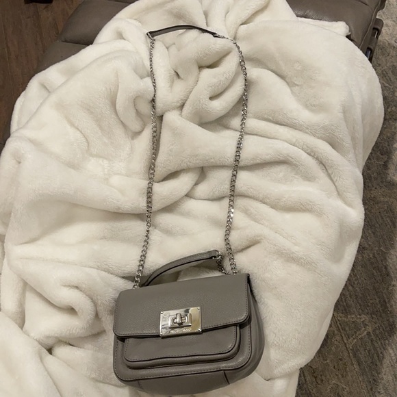 Michael Kors purse - Picture 2 of 10